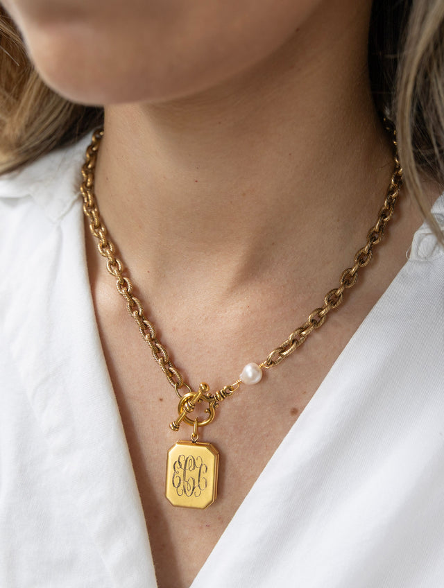 Custom Machine Engraved 18" Sercie Pearl Necklace with Ramsay Locket