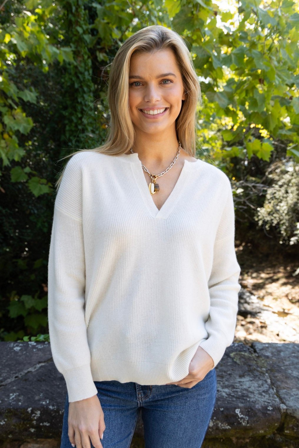 Clem Cashmere V Neck Sweater in Ivory